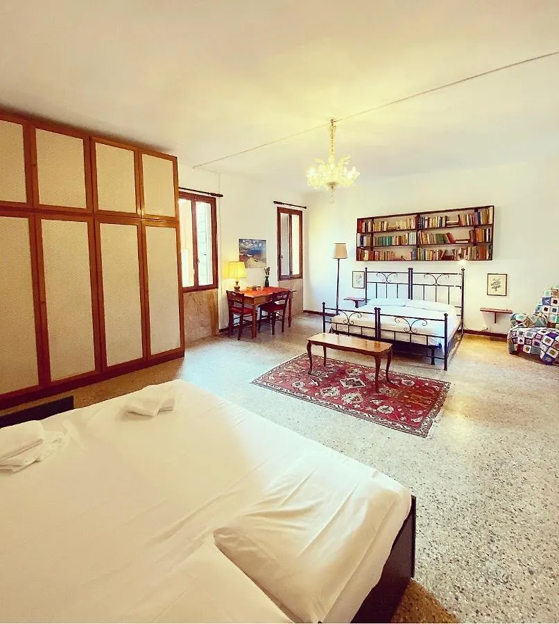 Ca' Samuele Authentic Venetian Apartment